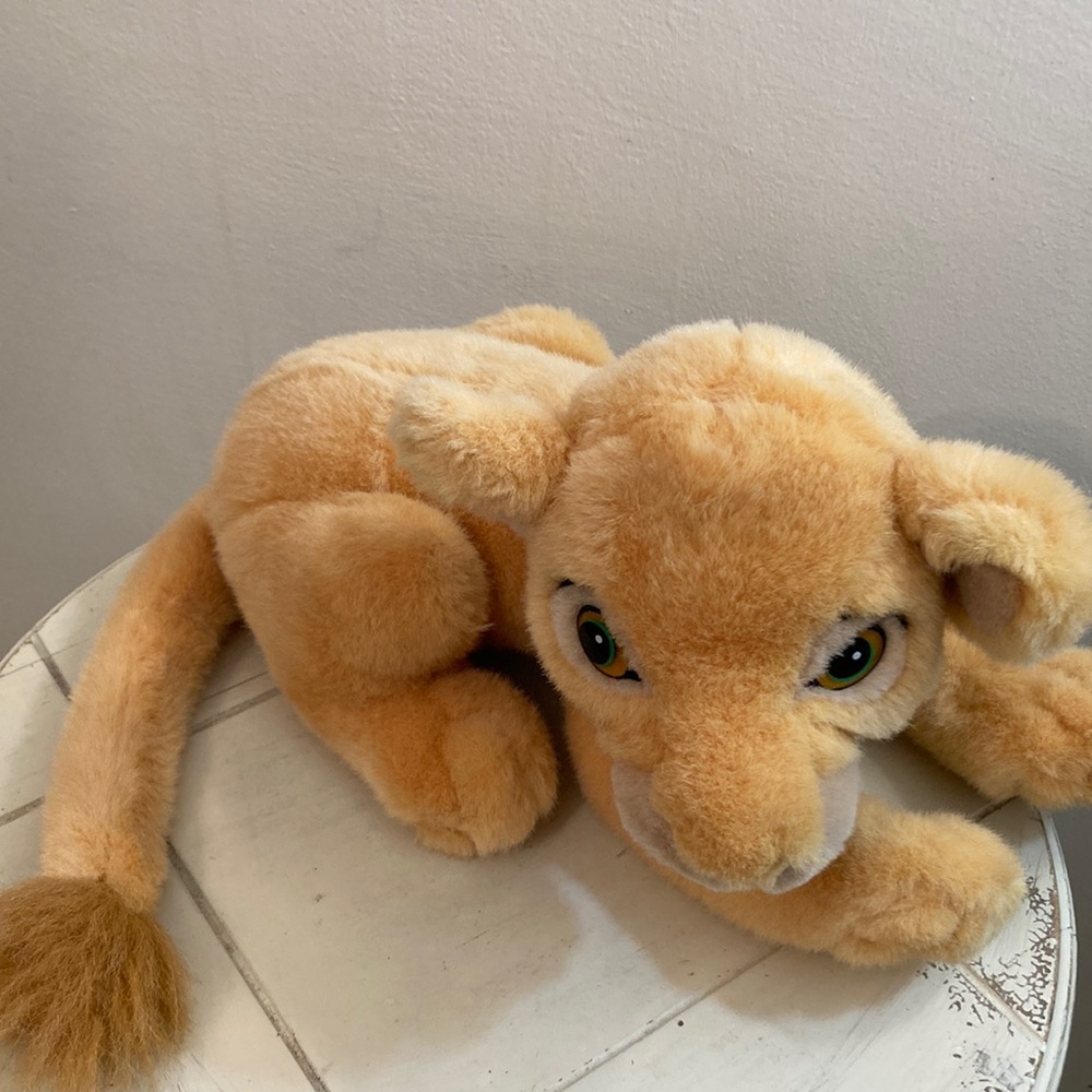 Lion king Disney store plush Nala 90’s
